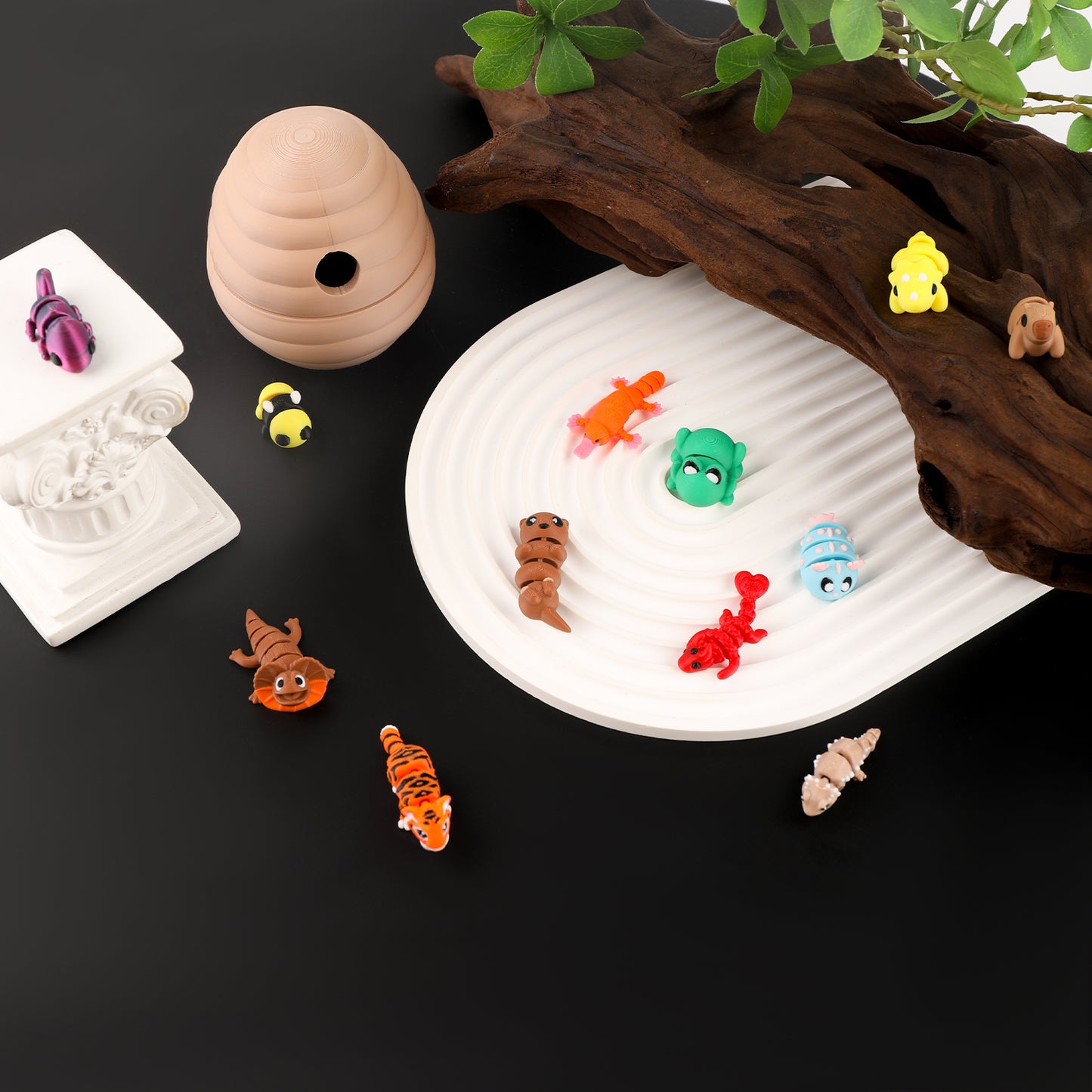 13Pcs Mini Animal Figures Set,3D Printed Little Animals Articulated Flexible Fidget Toys,Jumbo 3D Printed Wasp's Nest Small Animal Figures,Cute Animal Toy Sets for Home,Office,Desk Decor