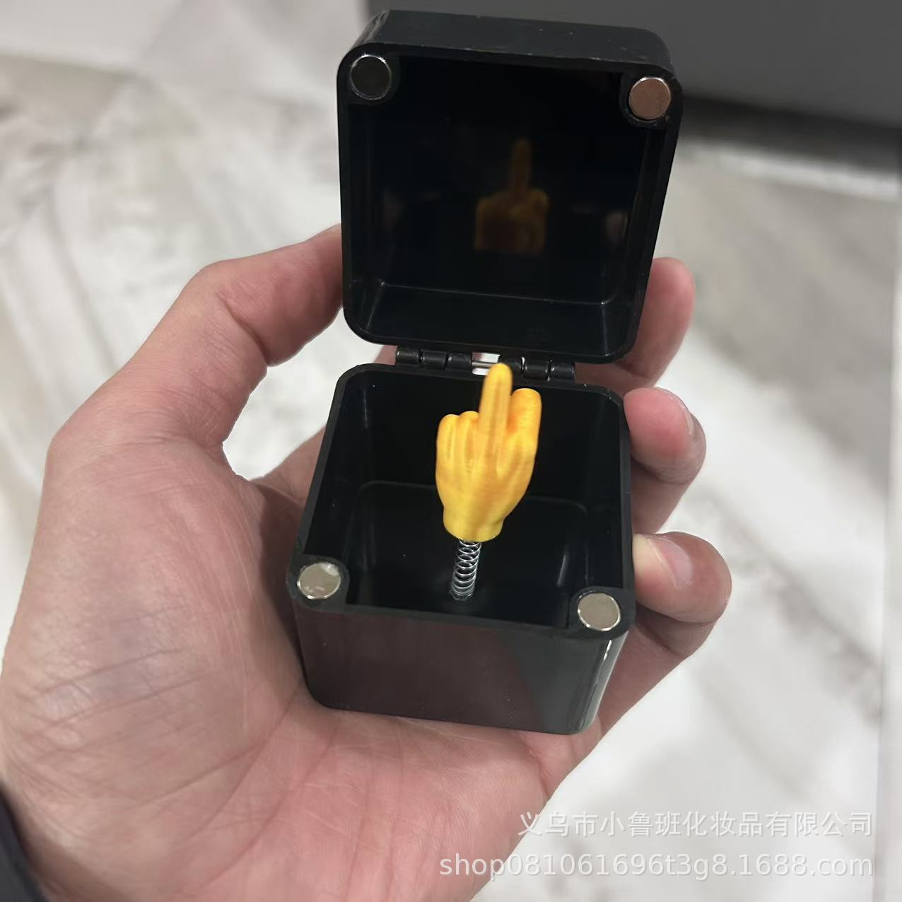 3D Printed Middle Finger Surprise Gift Box Spoof Middle Finger Surprise Gift Box Whole Person Toy